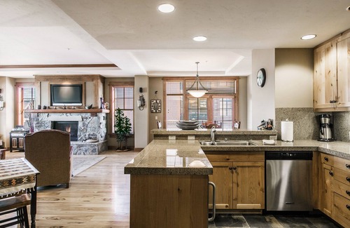 Truckee Condo | Gorgeous 3 Bedroom Condo in the Heart of Northstar Village! Instant Memories!