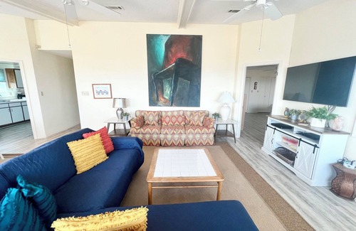 Southpointe House | Gorgeous 3 Bedroom, 2 Bath Gulf Front home just steps from the Gulf of Mexico