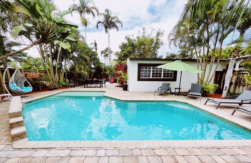 Poinsettia Heights House | Gorgeous 3 BR home with Pool & Hot Tub in FLL