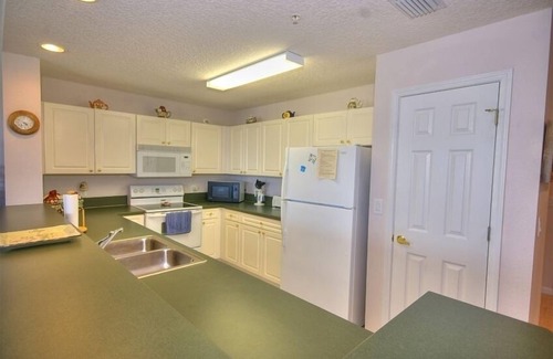 Fernandina Beach Condo | Gorgeous 3-BR Top-Flr @ Ocean Park! Fall/Holiday 2025 & Winter 2026 Availability