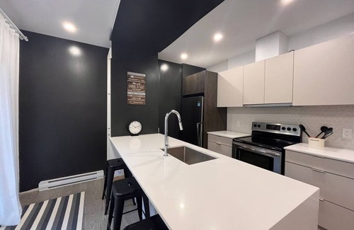 Verdun Apartment | Gorgeous 3bd, Free Street Parking. Pet Friendly