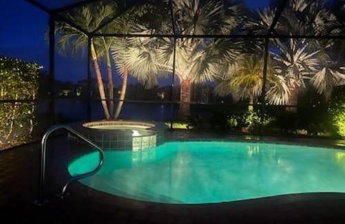 Naples House | Gorgeous 3BR 3BTH Home Private Office Pool Hot Tub
