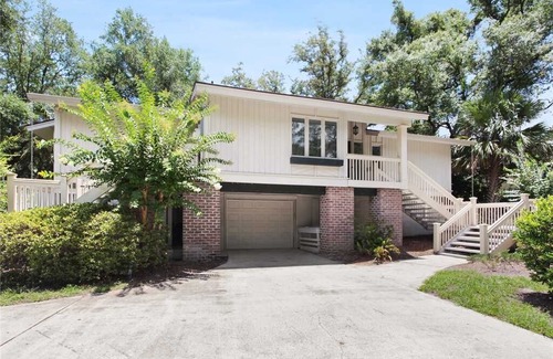 Sea Pines House | Gorgeous 3rd Row Home on the Beach Path - 7 Grey Widgeon
