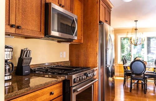 Fontana House | Gorgeous 4 BDR Home in Popular Abbey Springs! Tons of Onsite Resort Amenities