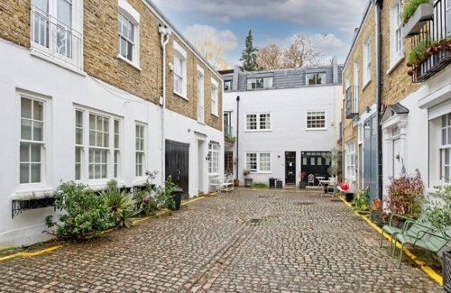 Queen's Gate House | Gorgeous 4-bed House Near Museums & Hyde Park
