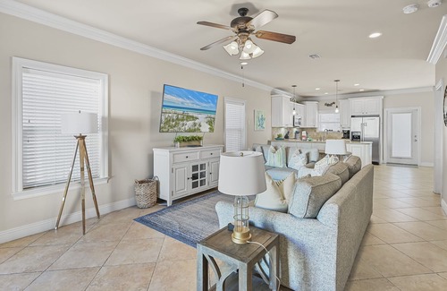 Miramar Beach House | Gorgeous 4-Bed Home! Private Pool! Tiki Bar! Fall and Holiday Availability!