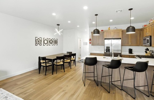 Hurricane Condo | Gorgeous 4-bedroom condo with AC and private hot tub in Hurricane. NO CHORES!