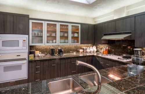 Aspen House | Gorgeous 4 Bedroom Home Aspen Core, Hot Tub!