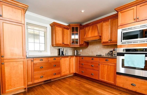 Selwyn Cottage | Gorgeous 4 Bedrooms Waterfront Vacation Cottage In Kawartha Lakes /Peterborough.
