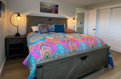 Northeast Tacoma House | Gorgeous 4 BR+bonus 360 bay, mountain, city views-3mi from I-5