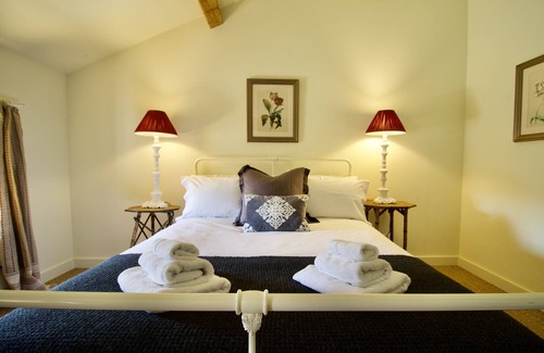 Vouleme Other | Gorgeous 4* Charentaise Farmhouse close to a beautiful liesure lake