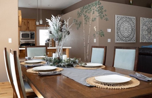 Black Hawk House | Gorgeous 4BD luxury mountain getaway