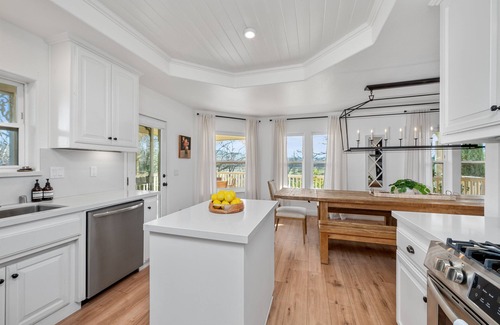 Atascadero House | Gorgeous 4BR Epic yard and barn