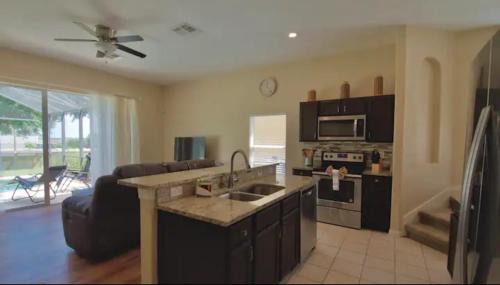 Marbella House | Gorgeous 5 Bdr Private pool and Jacuzzi in Davenport