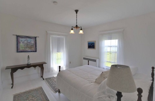 South Addison Other | Gorgeous 5 Bed Seaside Farmhouse!
