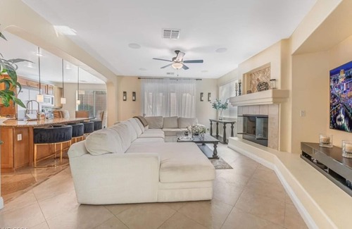Calico Ridge House | Gorgeous 5 bedroom 4 1.2 bath home located in golf and guard gate community.
