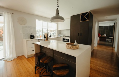 Marcoola House | Gorgeous 5 bedroom beach house. Dog/Kid Friendly.