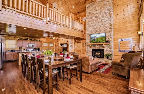 Gatlinburg - Pigeon Forge Cabin | Gorgeous 5BR-7ba cabin; Theatre room, huge game room, close to everything!