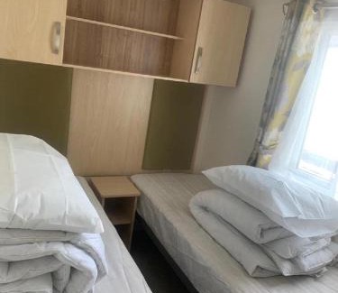 Harwich Other | Gorgeous 6 Berth Caravan With Decking Area, Dovercourt Holiday Park Ref 44510A
