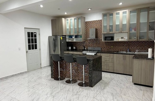 Alfredo V. Bonfil House | Gorgeous 7 Bedroom Oasis