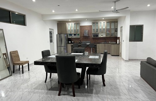 Alfredo V. Bonfil House | Gorgeous 7 Bedroom Oasis