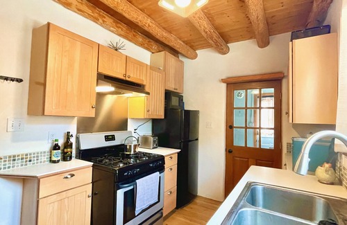 South Capitol Apartment | Gorgeous Adobe in Desirable South Capitol