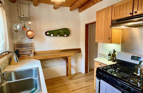 South Capitol Apartment | Gorgeous Adobe in Desirable South Capitol