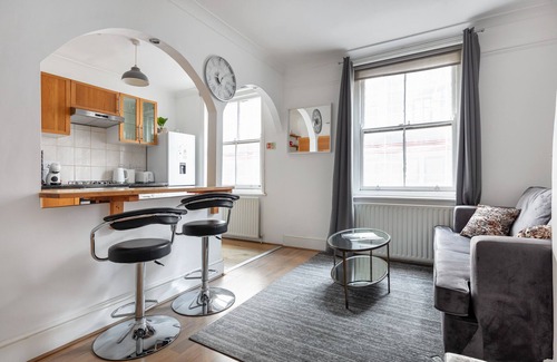 Soho Apartment | | Gorgeous AirCondisioned One Bed in the Heart of Central London|