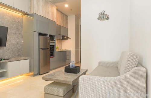 Bendungan Hilir Apartment | Gorgeous and Comfortable 1BR Sudirman Suites Apartment By Travelio