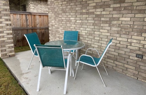 Conroe House | Gorgeous and Spacious 4 Bedroom/2.5 Bathroom