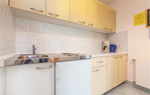 Crikvenica Apartment | Gorgeous Apartment In Crikvenica
