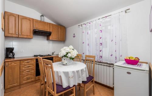 Rukavac Apartment | Gorgeous Apartment In Rukavac With Wifi