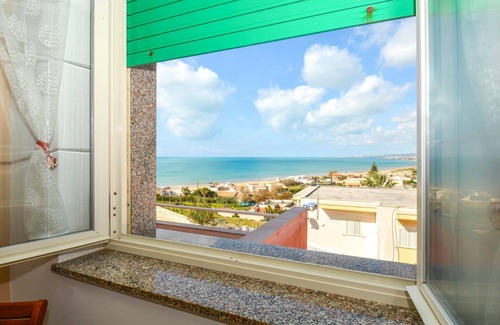 Cava dʼAliga Apartment | Gorgeous apartment in Cava D'Aliga