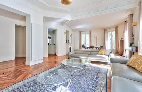 Chaillot Apartment | Gorgeous apartment next to the Champs-Elysées