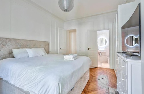Chaillot Apartment | Gorgeous apartment next to the Champs-Elysées