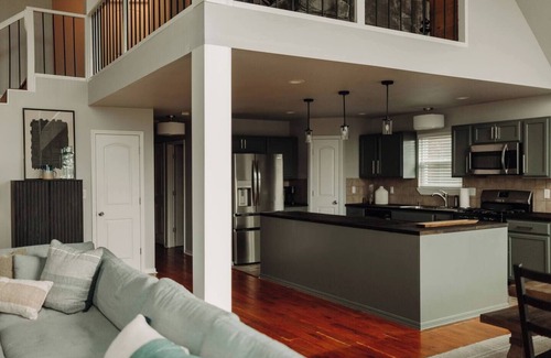 Park Hill House | Gorgeous Autumn Getaway!