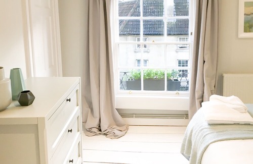 Bath House | Gorgeous award-winning, two-bedroom, two-bathroom luxury home in Bath, England.