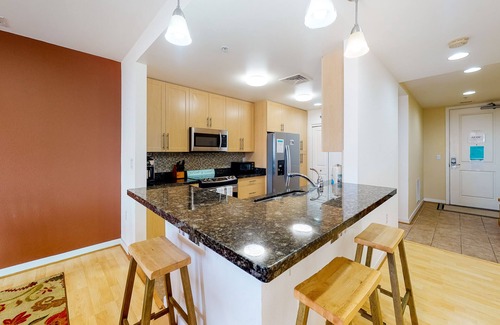 Sandbridge Condo | Gorgeous bay-view condo with grills, pool, gym & balcony