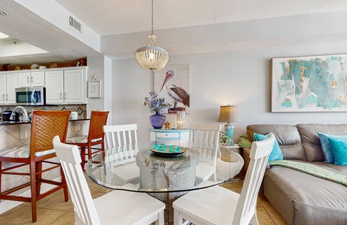 Fort Walton Beach Condo | Gorgeous beachfront condo, shared pool and beach access