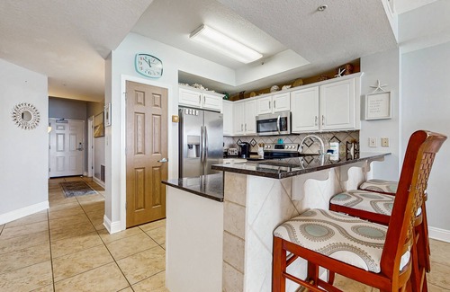 Fort Walton Beach Condo | Gorgeous beachfront condo, shared pool and beach access