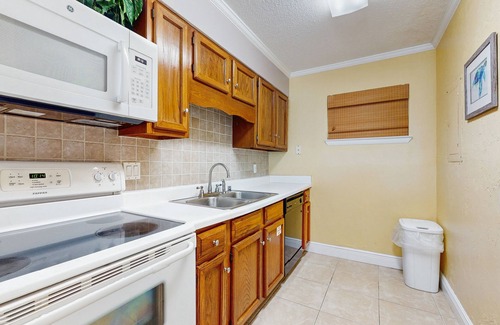 Fort Walton Beach Condo | Gorgeous beachfront condo, shared pool and beach access