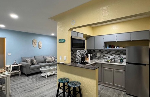 Gulfport Apartment | Gorgeous Beach Condo