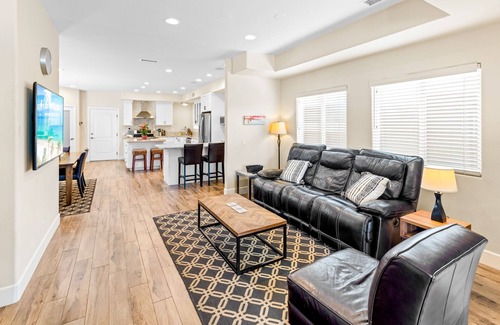 Huntington Beach House | Gorgeous Beach Home Ideal for Family Vacationers