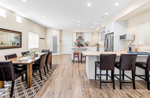 Huntington Beach House | Gorgeous Beach Home Ideal for Family Vacationers