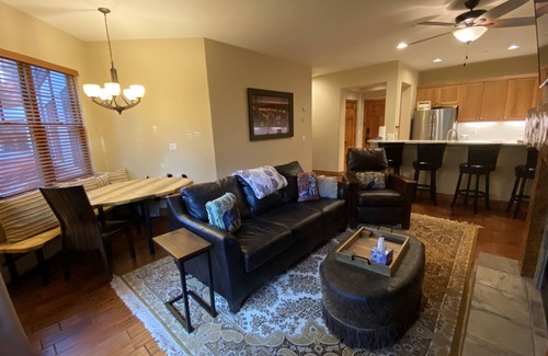 Avon Condo | Gorgeous Beaver Creek 2 bed 2 bath condo at the Lodge at Brookside
