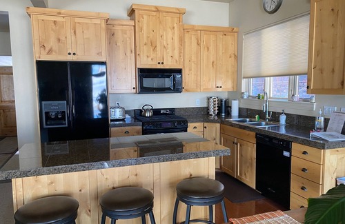 Eden House | Gorgeous Big Piney Getaway- Ski, Mountains, Lake