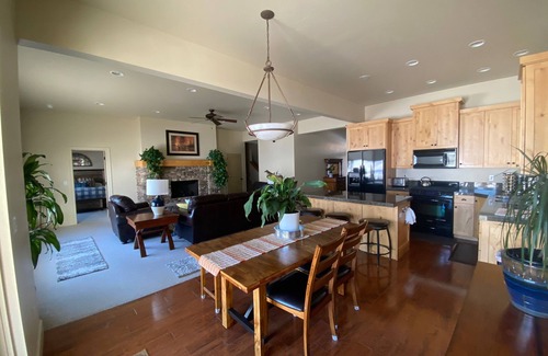 Eden House | Gorgeous Big Piney Getaway- Ski, Mountains, Lake