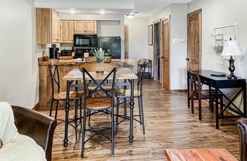 Branson West Condo | Gorgeous Branson Condo, VIEWS, Hike and Fish on Property, Private Lake, 2 Pools!