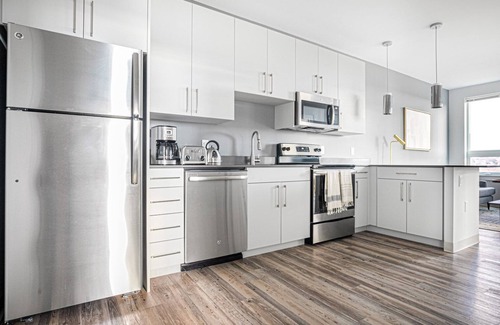 St. Elizabeth's Apartment | Gorgeous Brighton 1BR w/W/D, Pool, near T + Dining