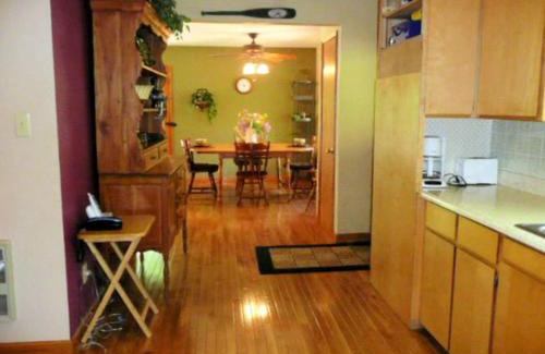Croft House | Gorgeous Cabin Rental with Spacious Furnished Deck in Pioneer, California